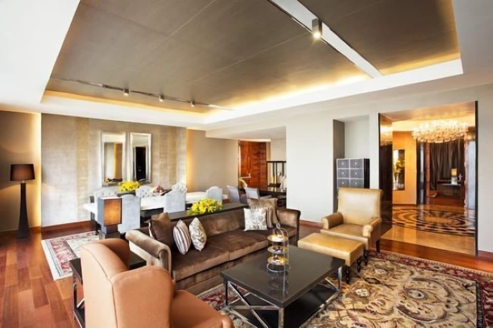 Presidential Suite with Bath Tub, Club Lounge Access Presidential Suite with Bath Tub, Club Lounge Access