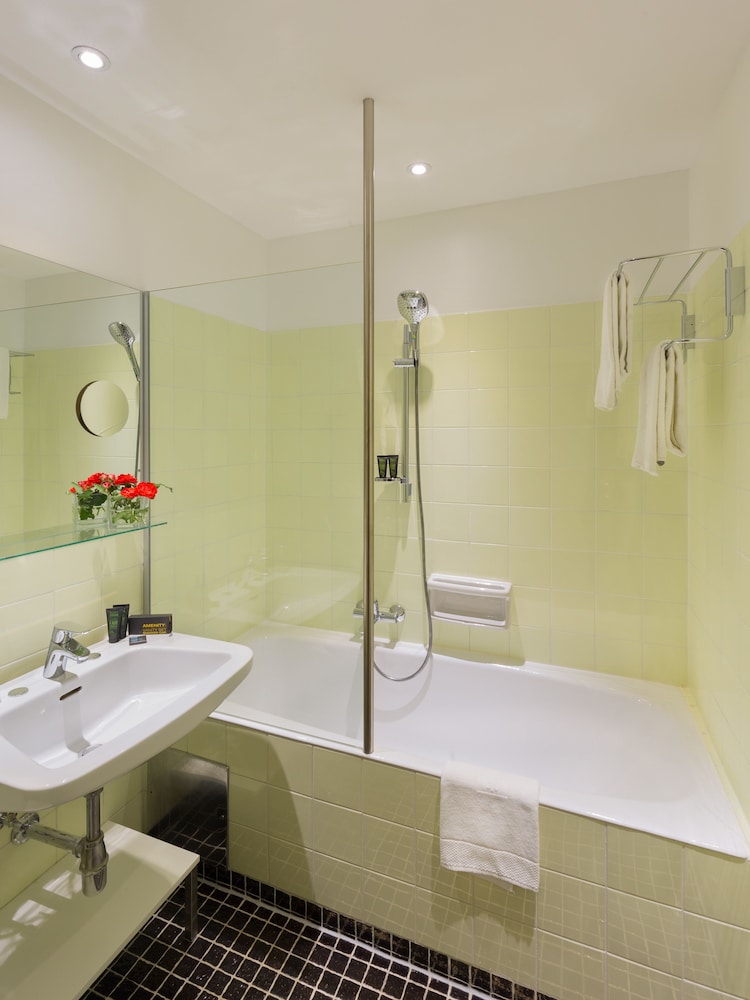 Double room with air conditioning without balcony photo 2