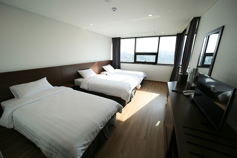 Triple Room - Photo 1