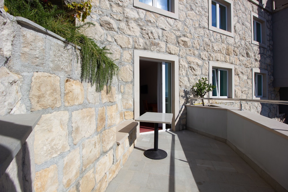 Executive Double room with Balcony, Sea view and Plunge pool - Photo 6