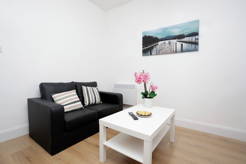 Standard Apartment, Private Bathroom (Flat 4)