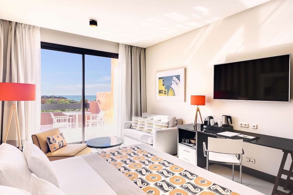 Deluxe Room, Partial Sea View (Superior) - Photo 5