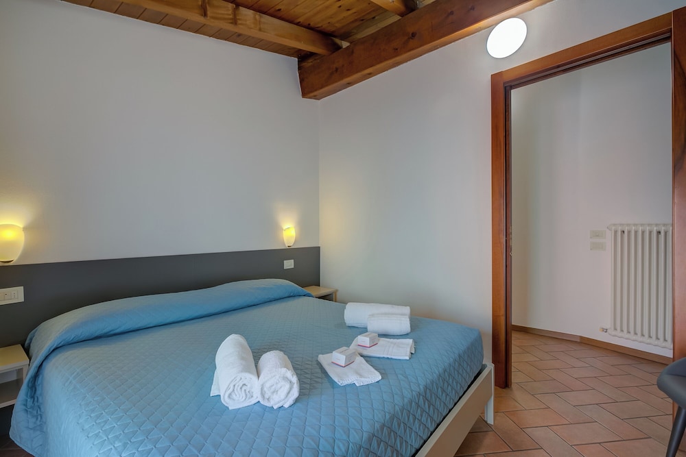 Family Apartment, Multiple Bedrooms (Casa Alpino 8)