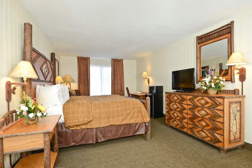 Superior Room, 1 King Bed, Accessible (King Jacuzzi room) photo 2