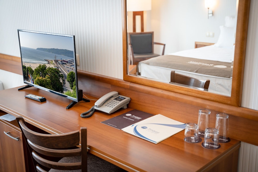 Deluxe Double Room, Sea View - Photo 6
