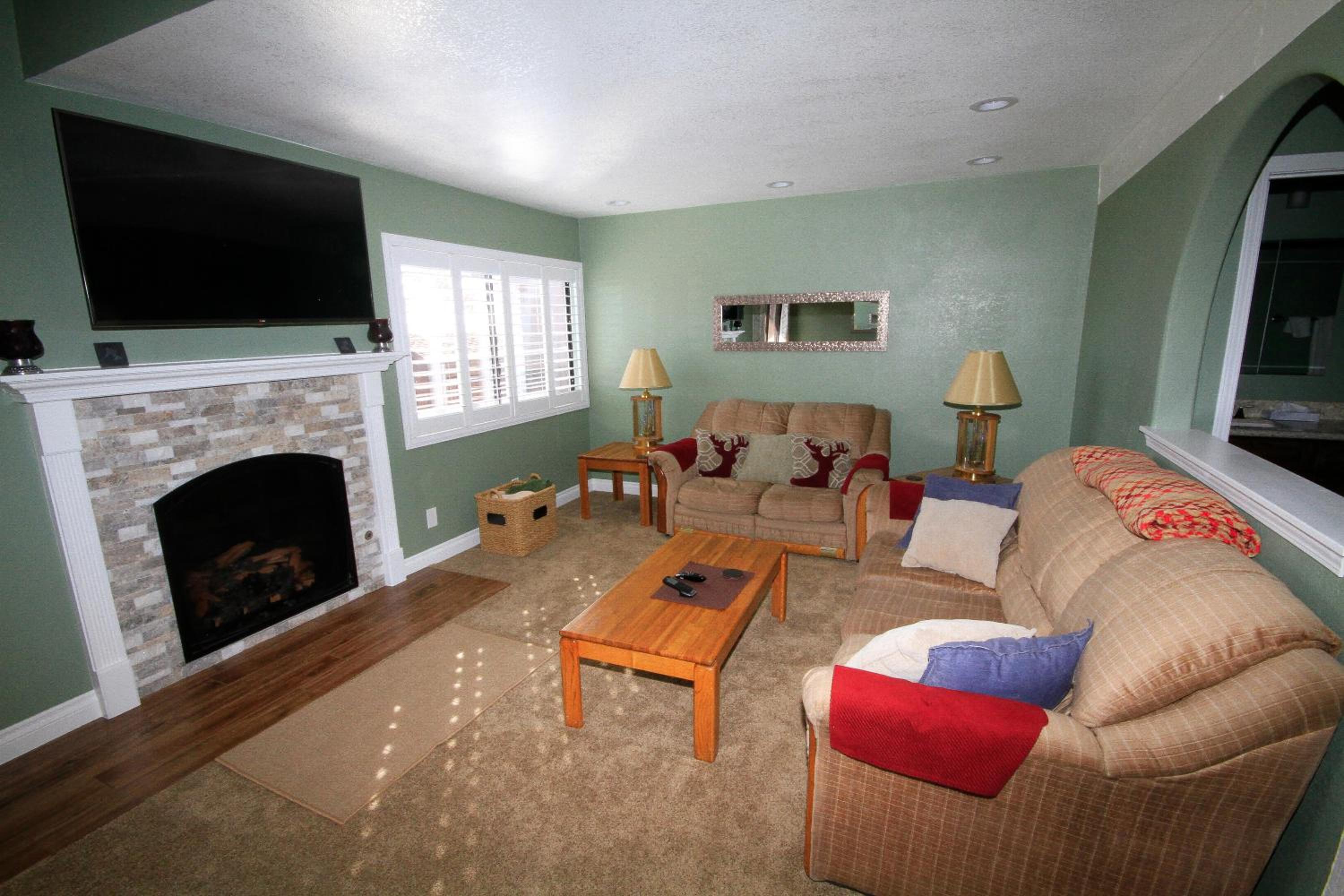 Apartment photo 2