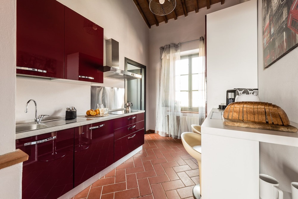 Family Apartment, 3 Bedrooms, 2 Bathrooms, Valley View photo 2