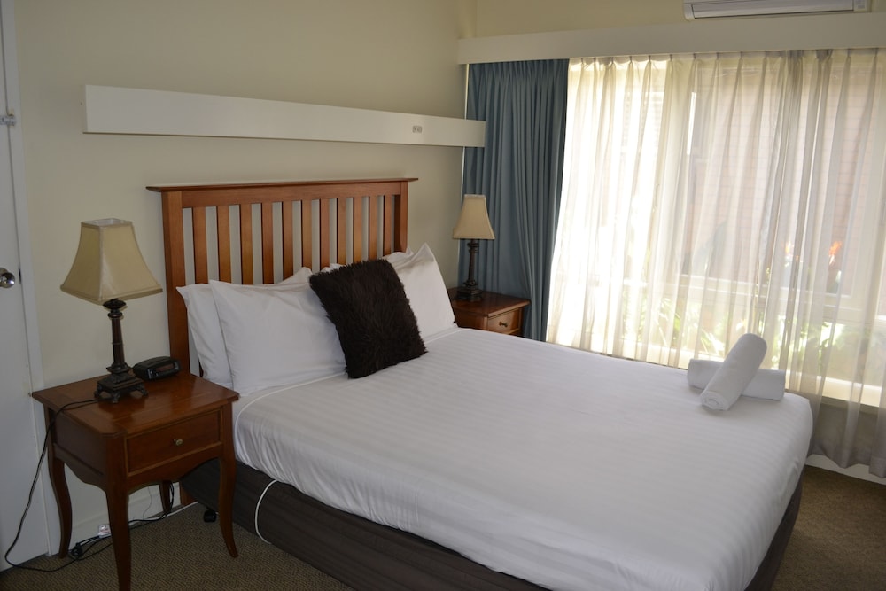 Queen Room photo 1