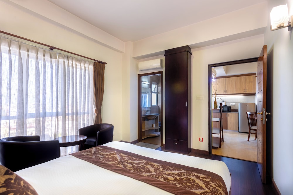 1BHK Premium Apartment with Bathtub photo 3