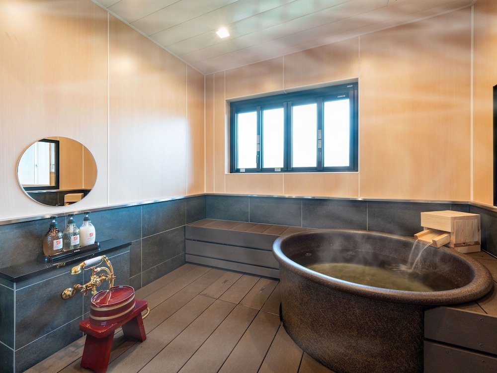 Guest room with a new half-open-air bath [Akadake] - non-smoking room photo 2