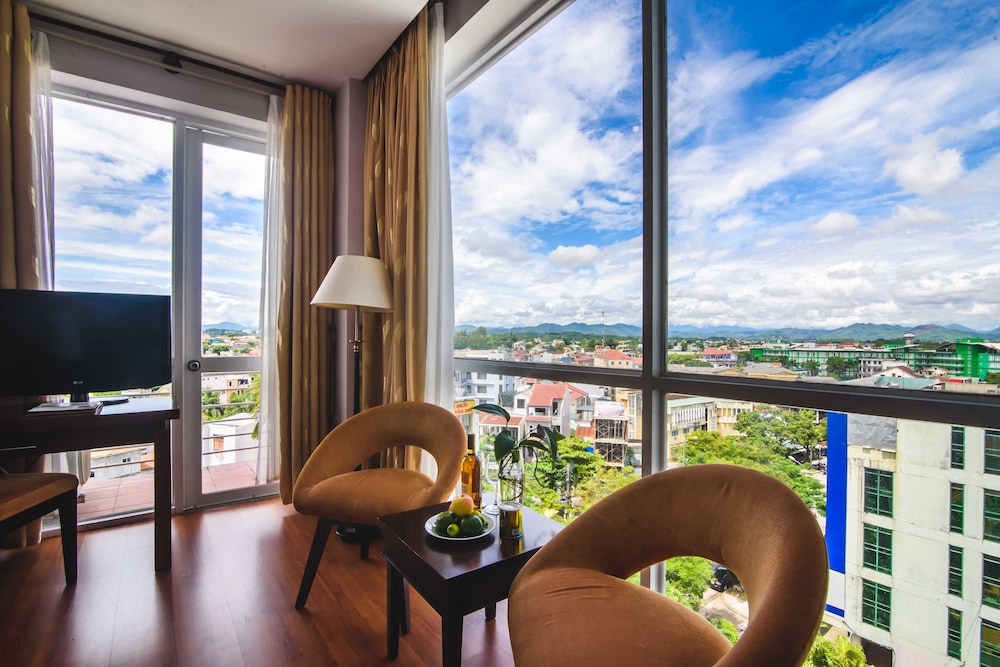 Deluxe Room, Pool View - Photo 1