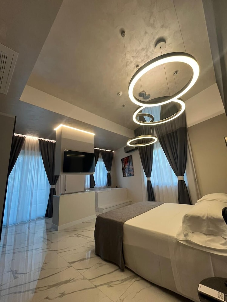Presidential Suite, Jetted Tub
