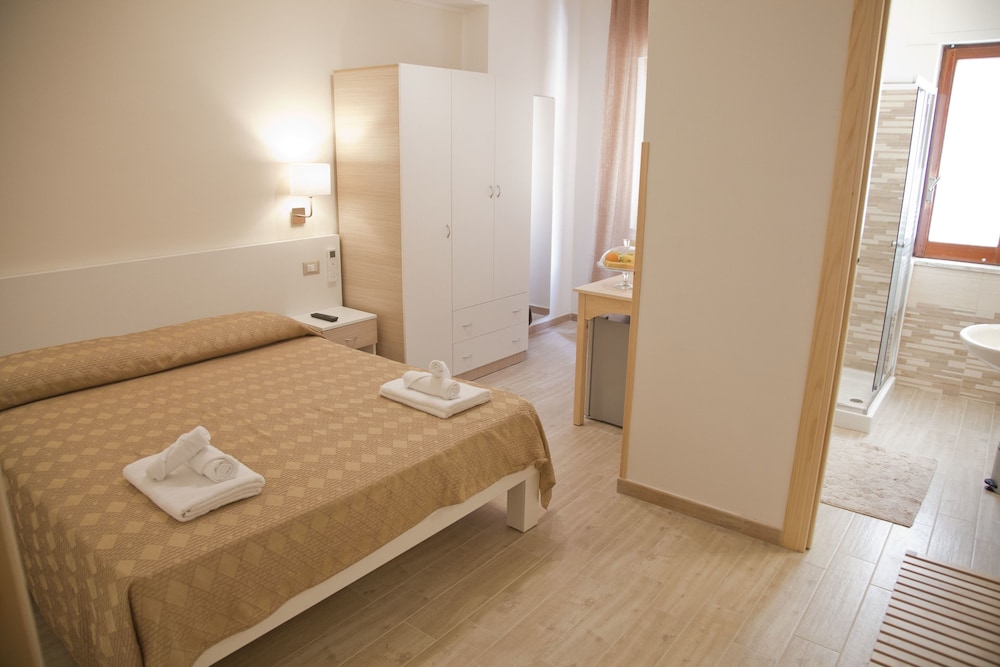 Comfort Double Room, 1 Queen Bed, Ensuite, Tower