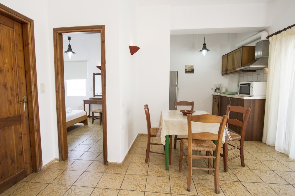 Apartment, 1 Bedroom, Partial Sea View, Ground Floor photo 3
