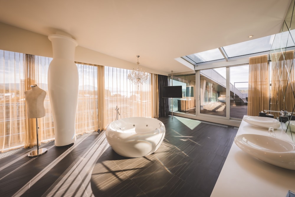 King Suite with Roof Terrace - Photo 8