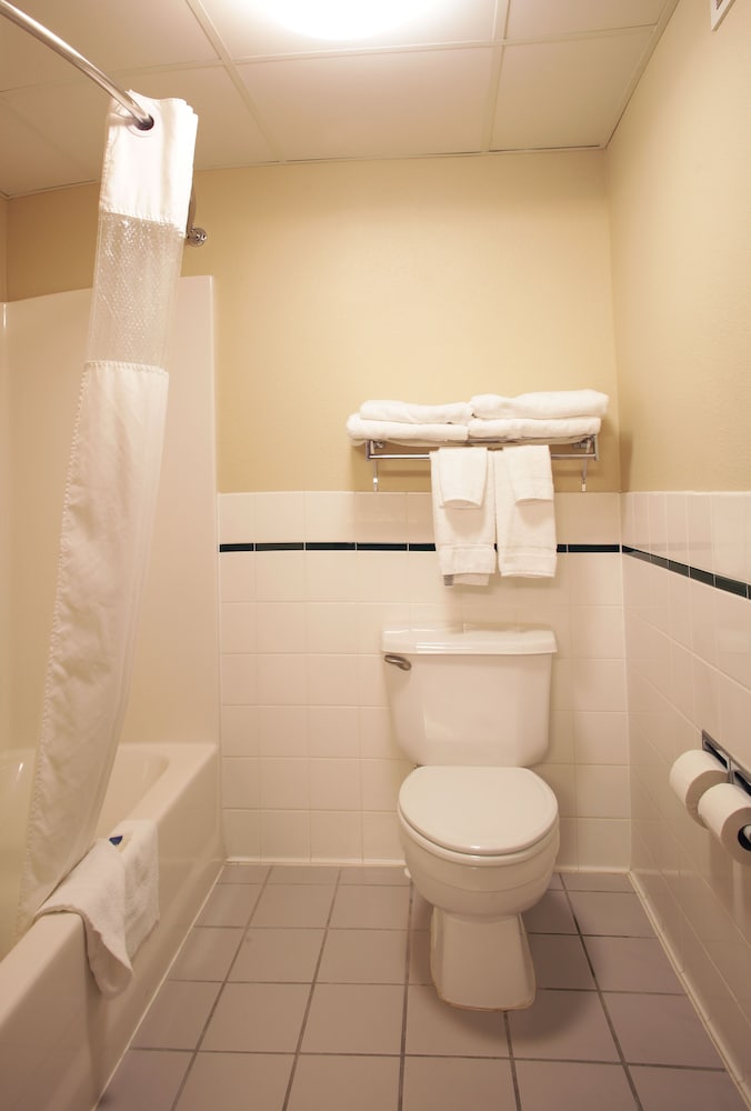 Suite, Jetted Tub (King) - Photo 9