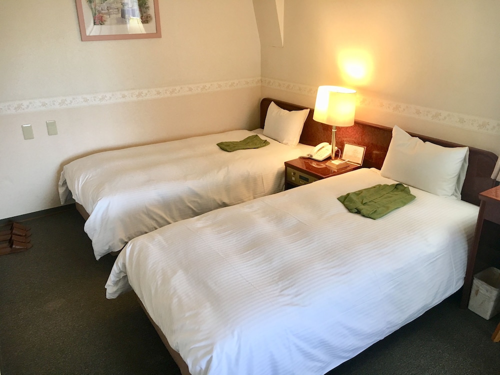 Japanese Western Room 7th floor, 2 Bed, Futon from 3rd person(go up the stairs from 6th floor) photo 2