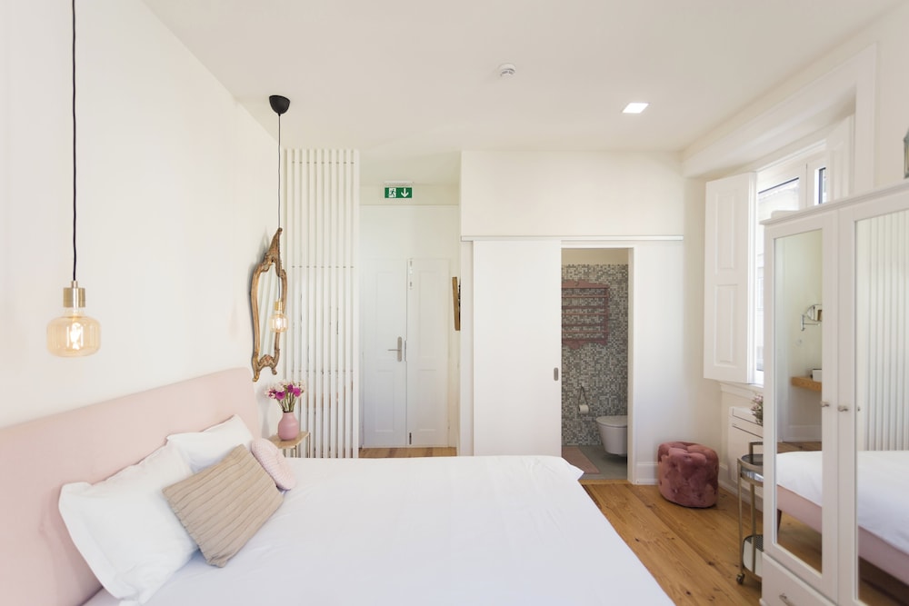 Double Room, 1 Queen Bed, Balcony, Garden View photo 1