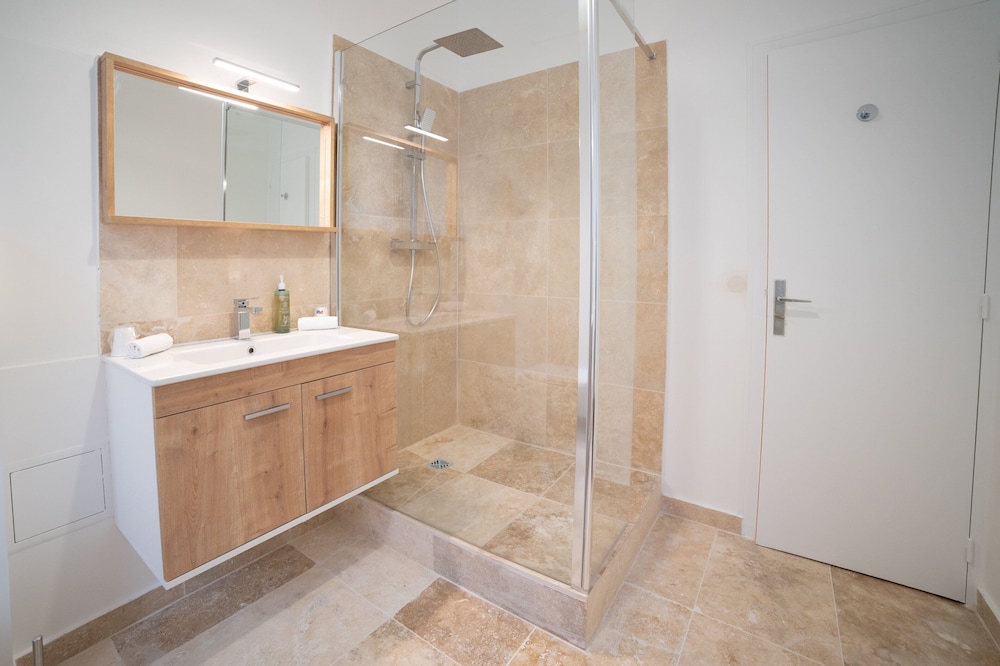 Luxury Room - Photo 3