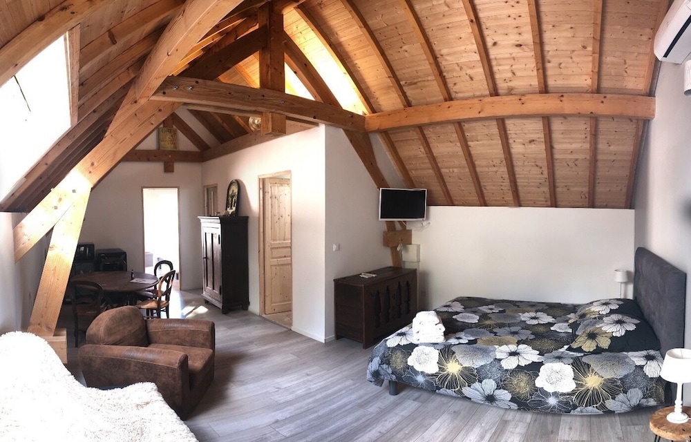 Family Room, 2 Bedrooms photo 1
