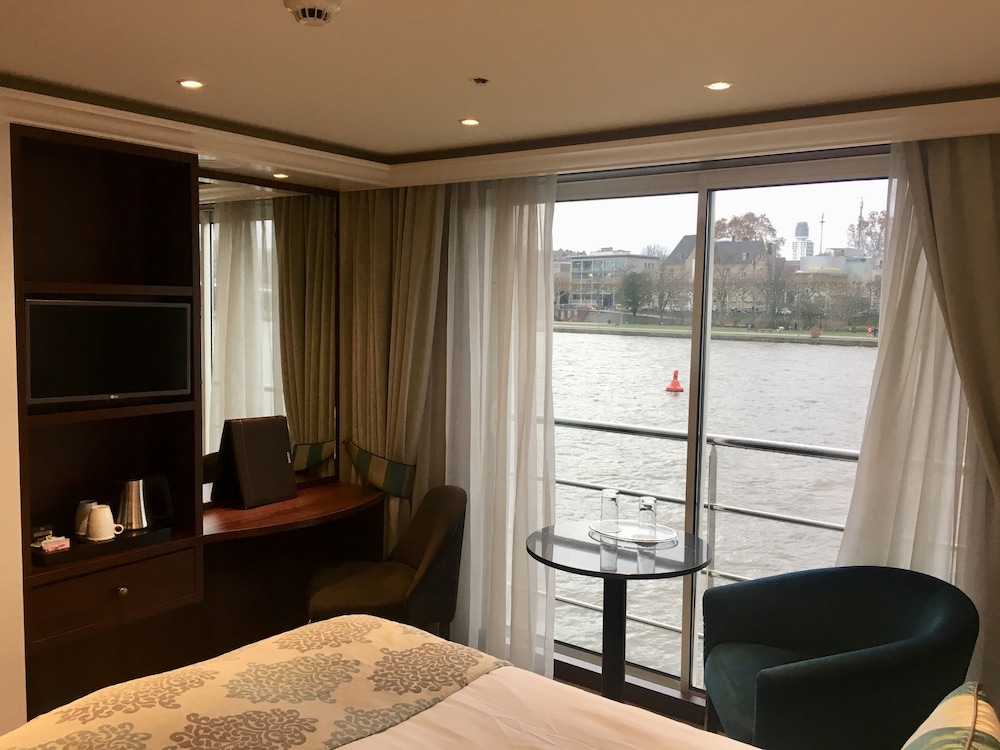 Comfort Double or Twin Room, 1 Queen Bed, City View photo 2