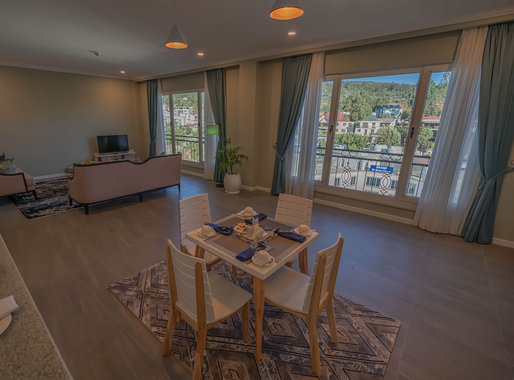 Grand Suite - Photo 2