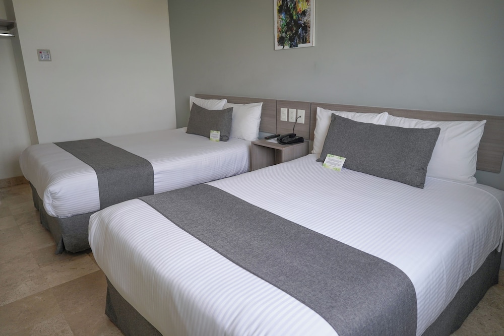 Standard Room, 2 Double Beds photo 3