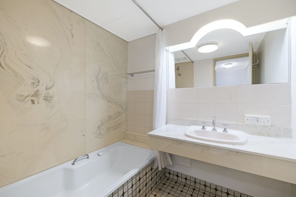 2 Bedroom Family Suite - Photo 5