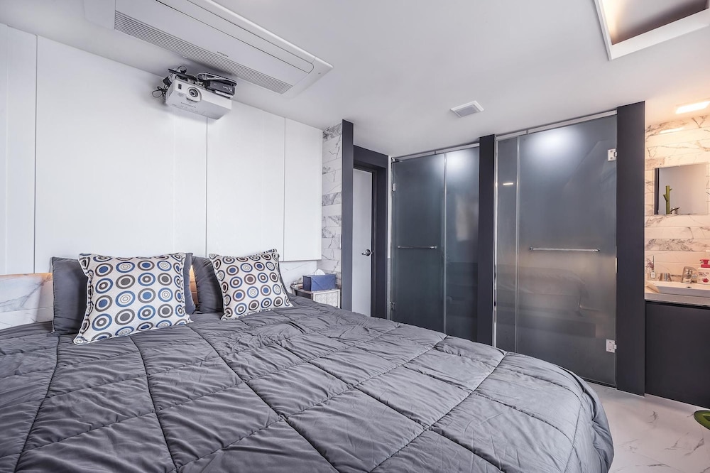 Basic Room, 1 Bedroom (502(Random)) - Photo 4