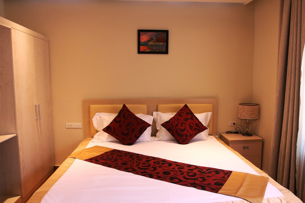 Patuxay Suite