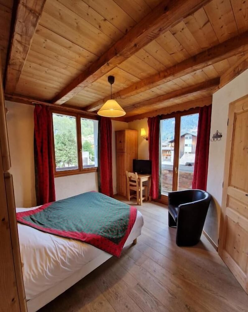 Basic Room, Balcony