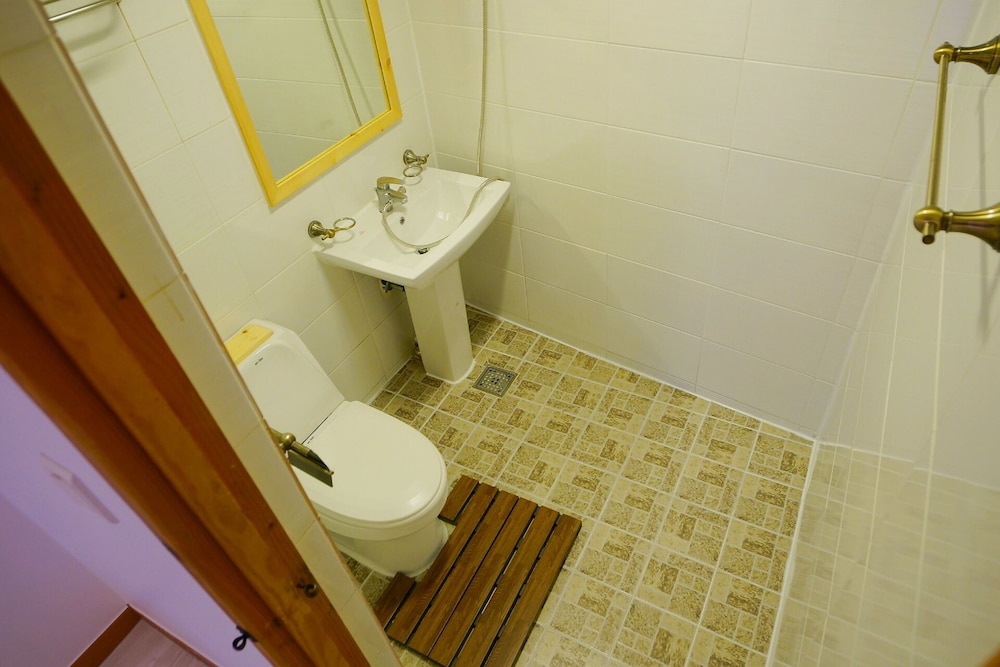 Traditional Room (Silver) photo 3