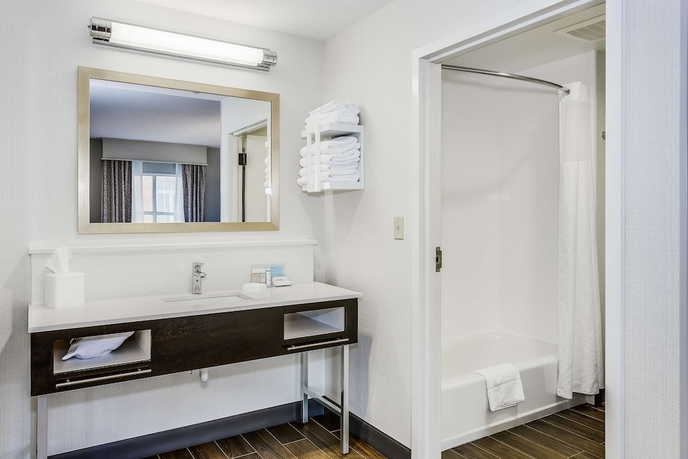 Studio Suite, 2 Queen Beds, Non Smoking, Balcony photo 3