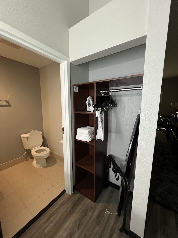 Room, 2 Queen Beds, Accessible, Non Smoking photo 3