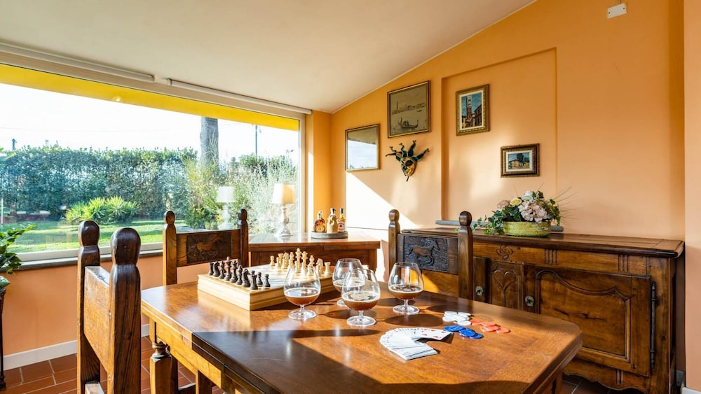 Villa photo 2