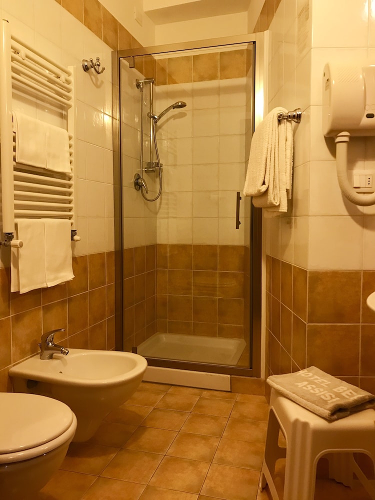 Standard Triple Room photo 2