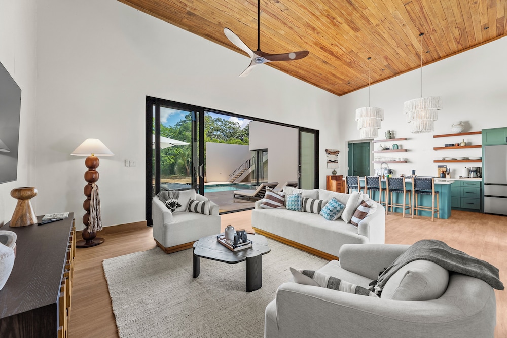 3 Bedroom Riverfront with Plunge Pool