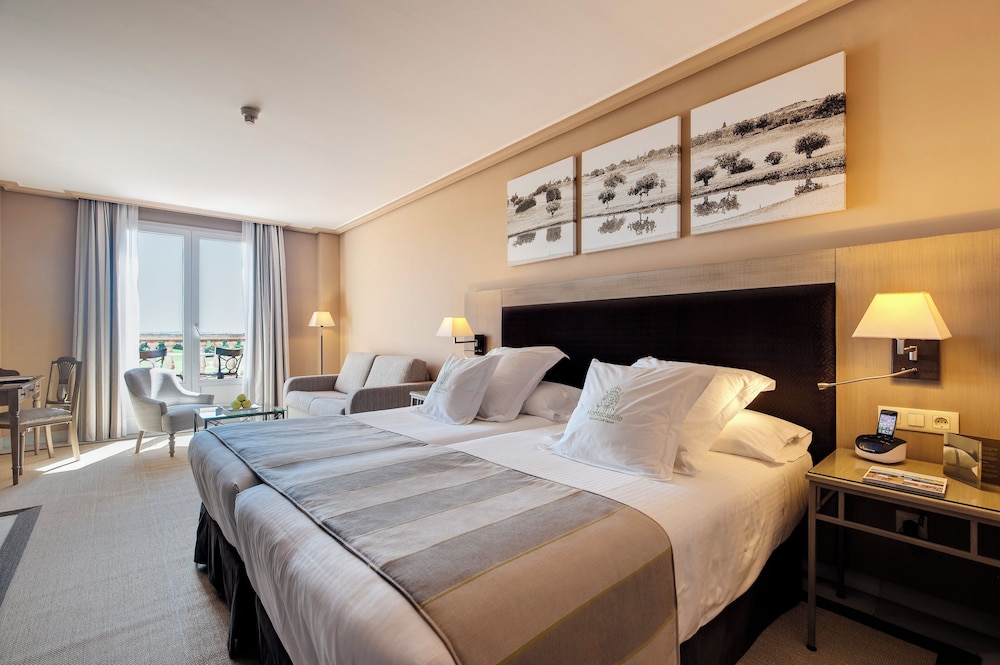 Deluxe Room (2A2C) - Photo 1