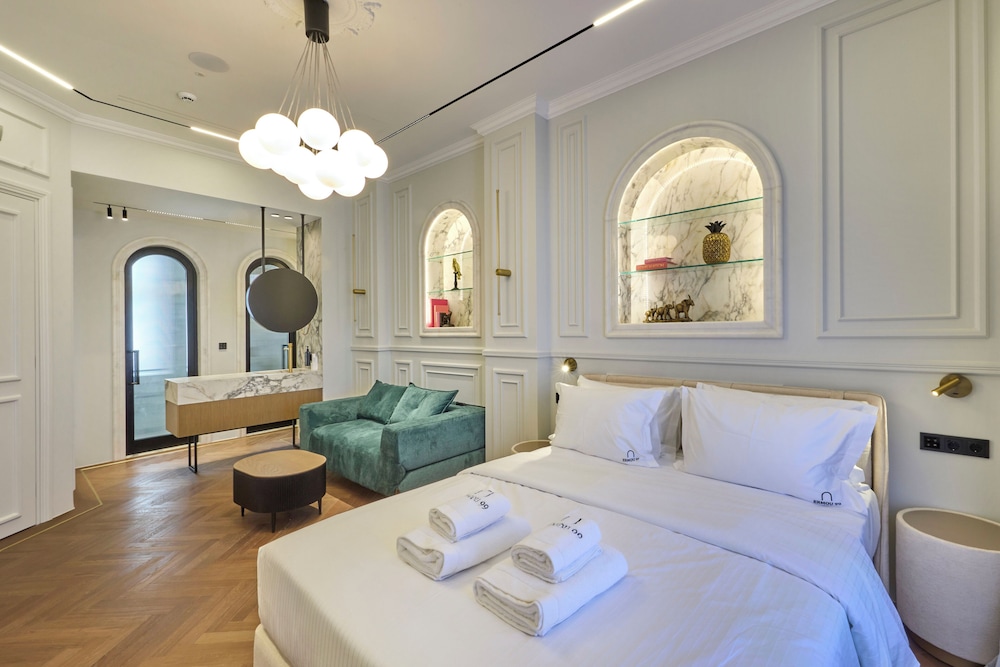 Superior Suite, City View