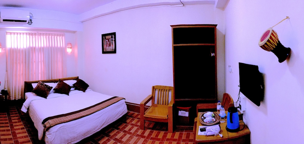 Family Room photo 3