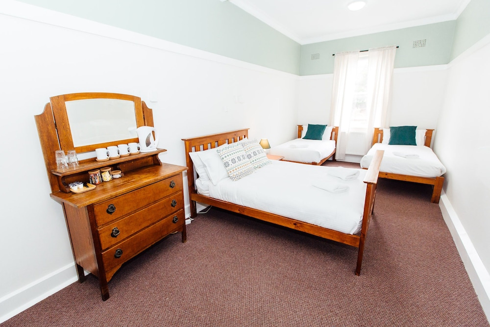 Standard Family Room Ensuite photo 2