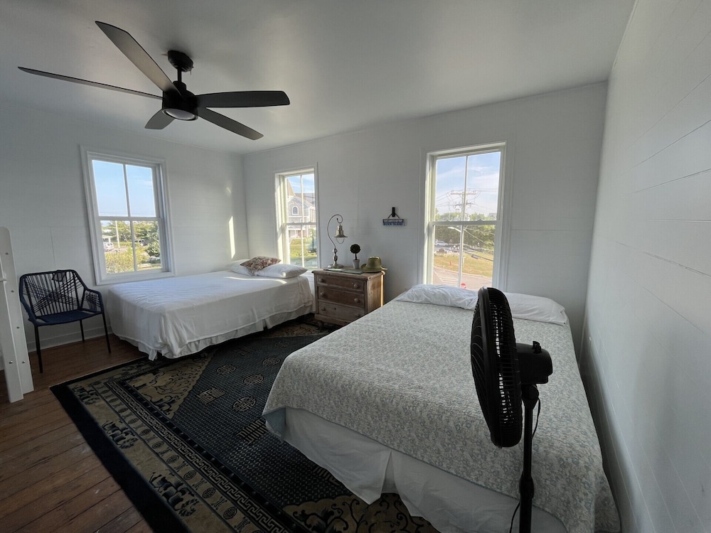 Classic Double Room, 2 Double Beds, Private Bathroom