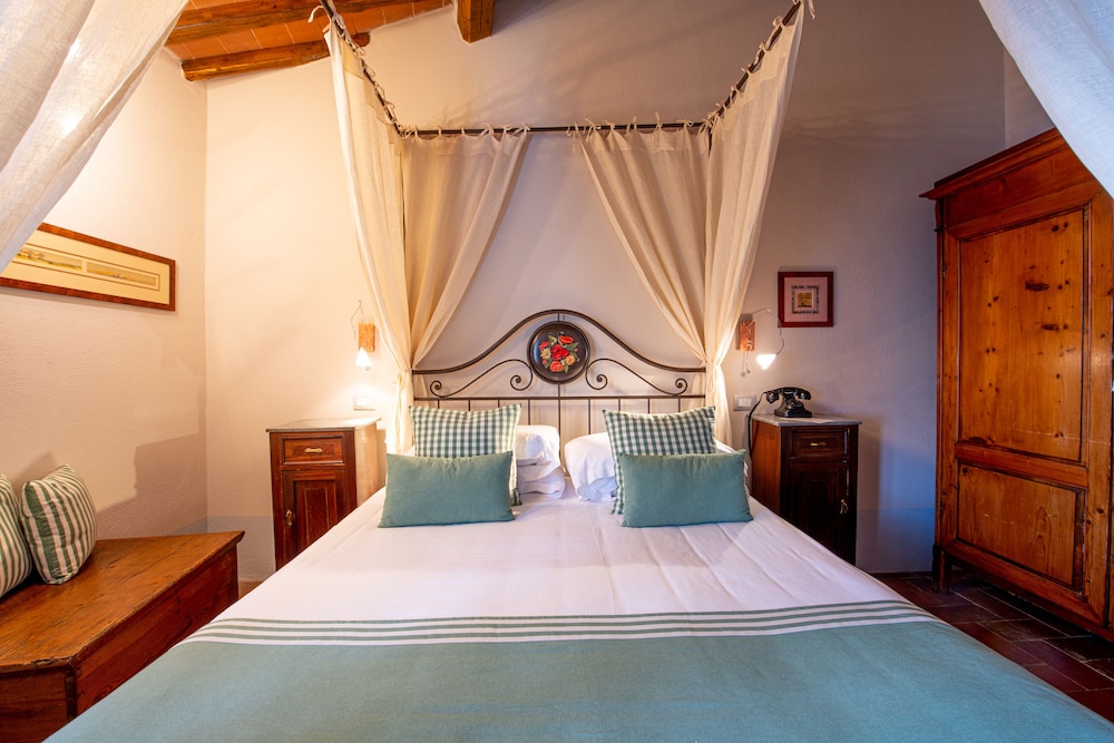 Quadruple Room - Photo 5