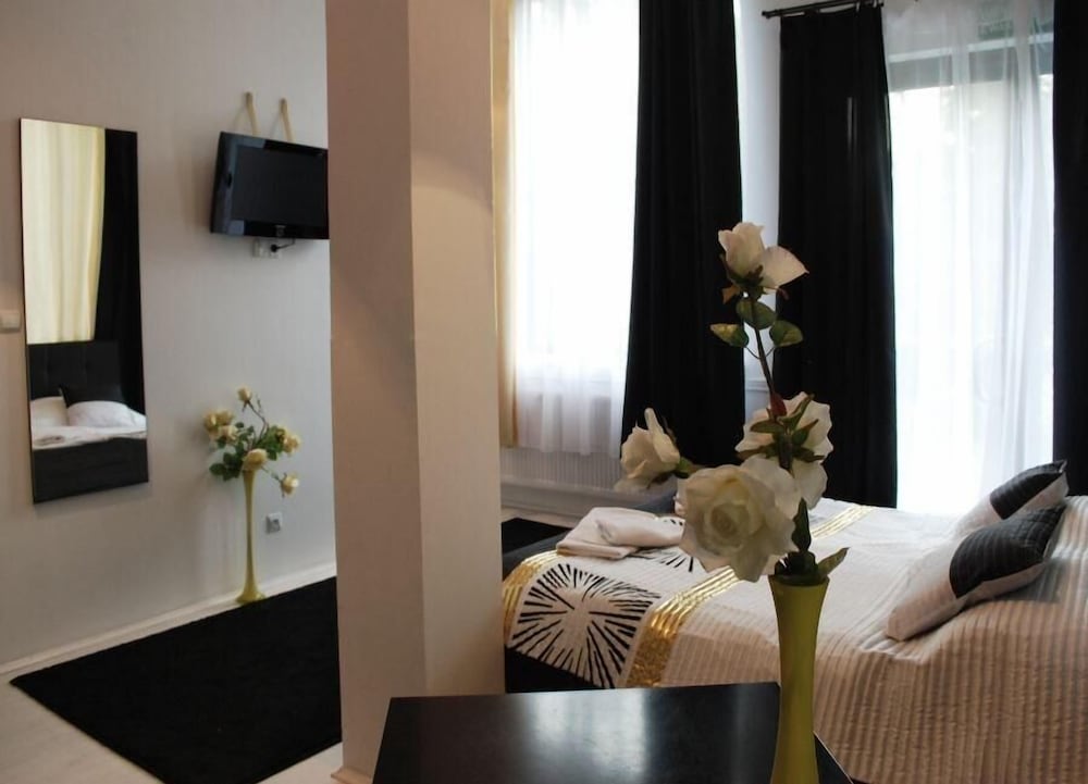 Standard Double Room photo 3