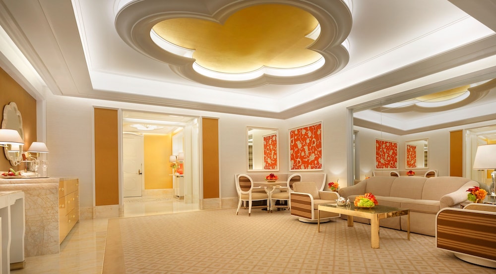 Fountain Parlor Suite photo 2