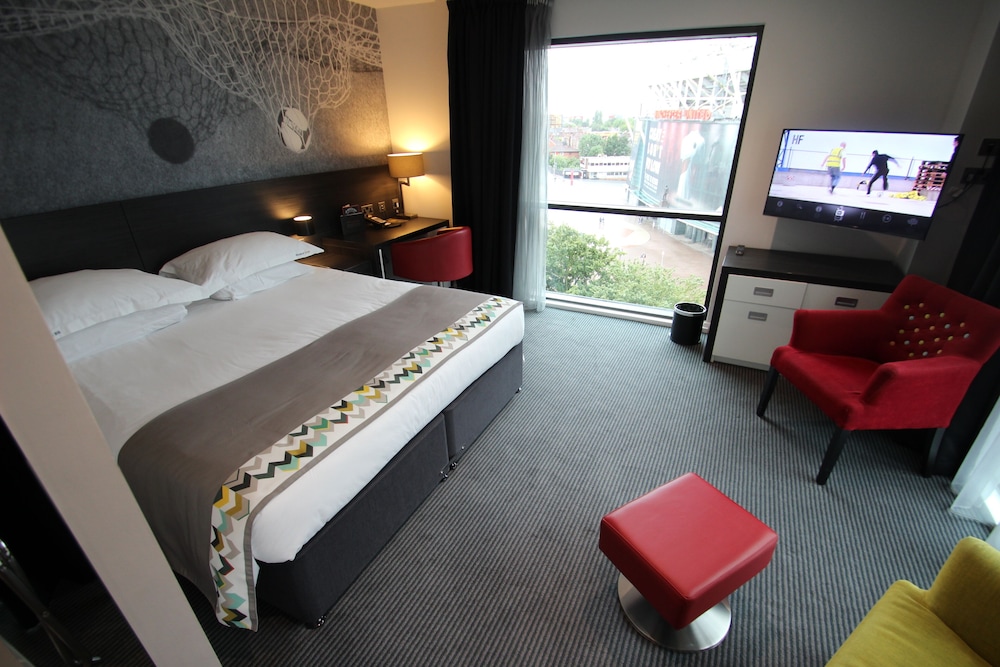 Deluxe Room, 1 King Bed (View) photo 2