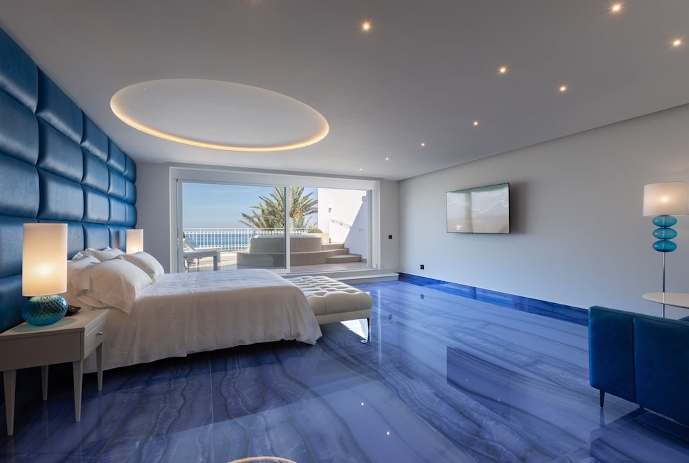 Suite, 1 King Bed, Sea View, Sea Facing