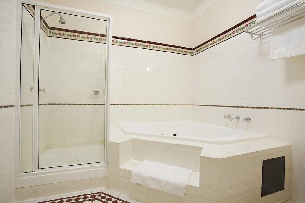 Royal Spa Suite - Photo 13