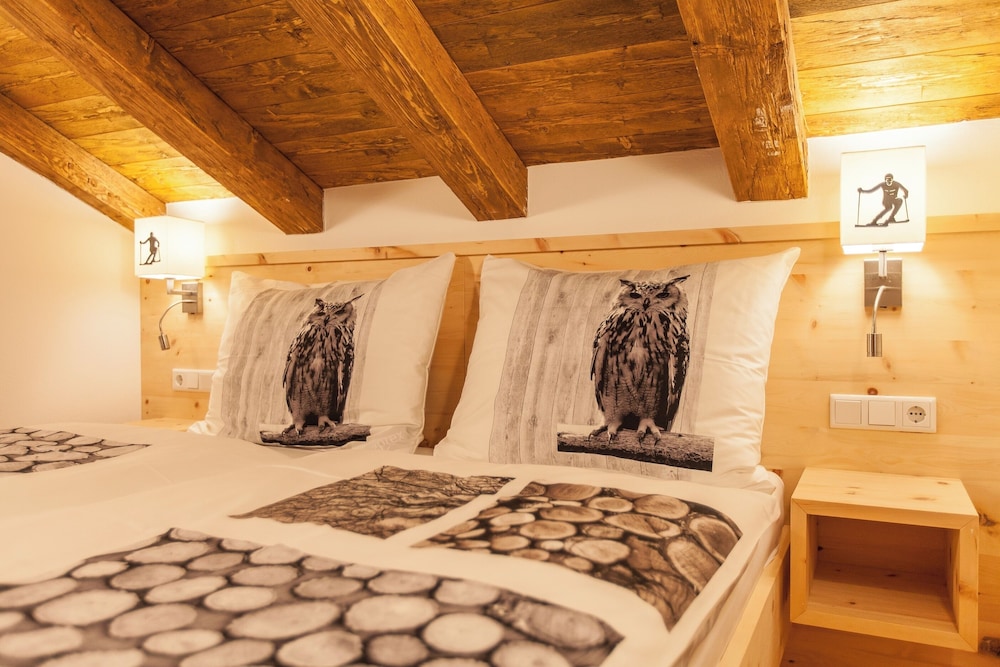 Comfort Chalet, 4 Bedrooms, Terrace, Mountain View photo 3