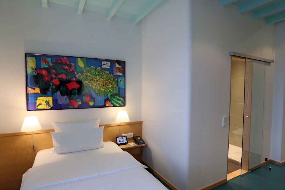 Cosy single room